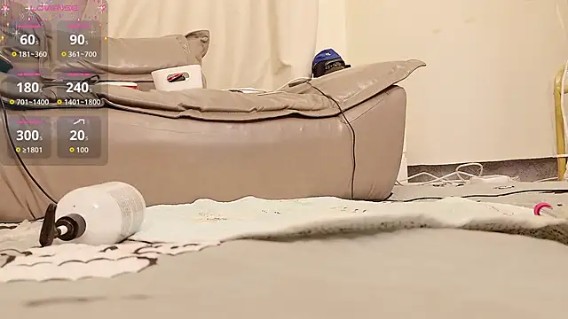 fox-yiyi online show from April 18, 2026, 11:56 am