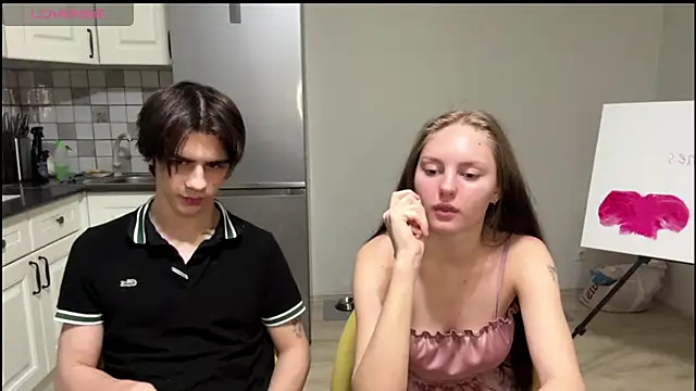 flowerscouple online show from March 7, 2026, 10:15 pm