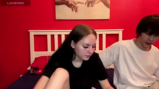 flowerscouple online show from September 30, 2025, 4:07 am