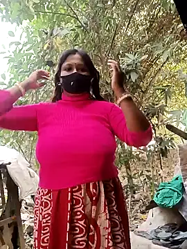 Hotty-rosni online show from December 4, 2025, 2:43 am