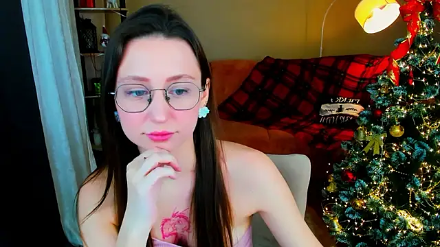 Snapshot of YourLovellyStory chatting on January 12, 2026, 11:17 am YourLovellyStory online show from January 12, 2026, 11:17 am