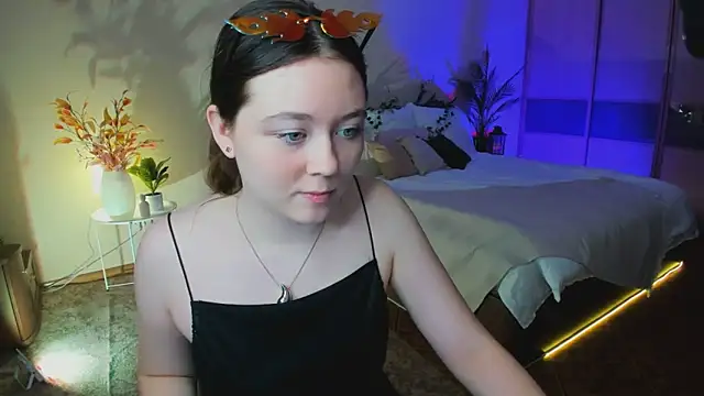 Snapshot of AlluringLookk chatting on November 13, 2025, 11:25 am AlluringLookk online show from November 13, 2025, 11:25 am