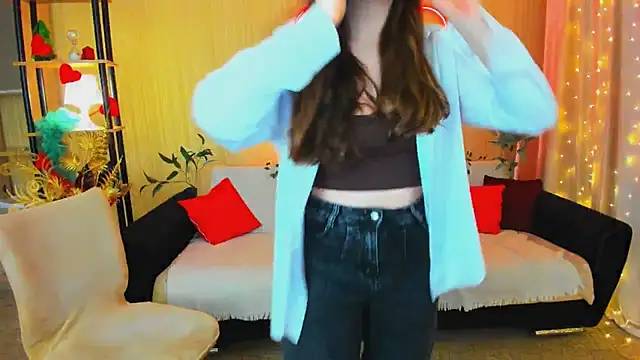 AlluringLookk online show from April 19, 2026, 4:30 pm