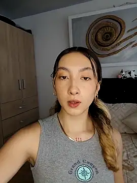 LauMiller online show from November 8, 2025, 5:38 pm