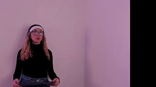 LauMiller online show from November 4, 2025, 11:19 pm