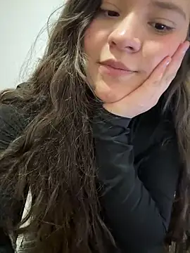 Snapshot of Emilyybennet_ chatting on April 23, 2026, 10:55 pm Emilyybennet online show from April 23, 2026, 10:55 pm