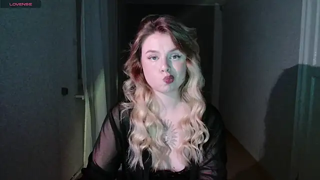 Snapshot of AngelicaHollywood chatting on June 6, 2026, 7:52 pm AngelicaHollywood online show from June 6, 2026, 7:52 pm