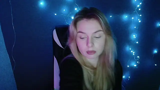 AngelicaHollywood online show from November 20, 2025, 7:58 pm