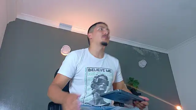 Snapshot of MrFox__ chatting on November 1, 2025, 7:19 pm MrFox online show from November 1, 2025, 7:19 pm