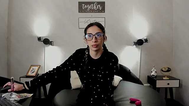 Emilia Bons online show from January 17, 2026, 3:48 pm