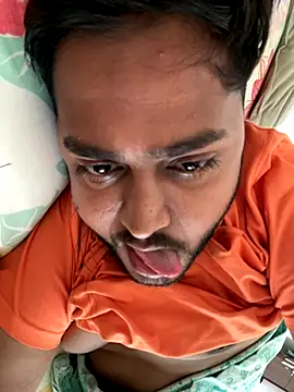 Snapshot of blrguychub chatting on November 15, 2025, 6:28 am blrguychub online show from November 15, 2025, 6:28 am