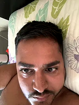 Snapshot of blrguychub chatting on September 13, 2025, 4:12 am blrguychub online show from September 13, 2025, 4:12 am