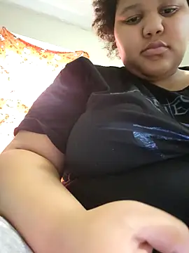 chocolate bella online show from September 24, 2025, 4:02 pm