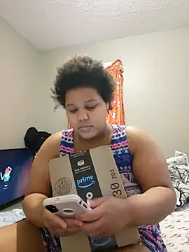 chocolate bella online show from January 7, 2026, 3:39 pm