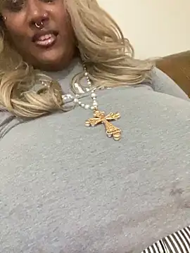 Cocomamii1 online show from November 3, 2025, 3:56 am