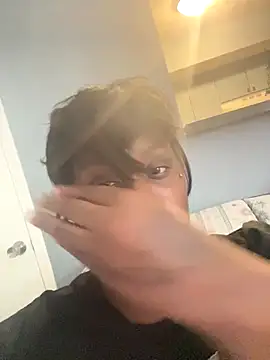 Cocomamii1 online show from December 17, 2025, 11:43 pm