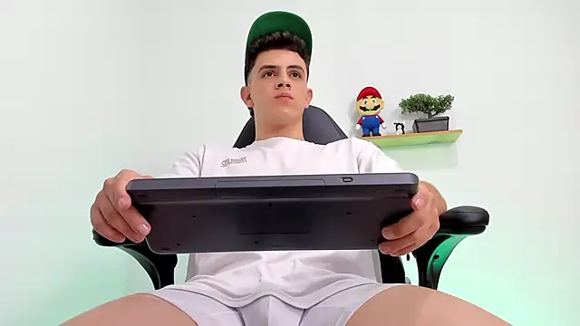 Snapshot of Mikecooper chatting on November 5, 2025, 3:09 am Mikecooper online show from November 5, 2025, 3:09 am