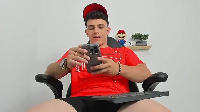 Snapshot of Mikecooper chatting on October 8, 2025, 5:09 am Mikecooper online show from October 8, 2025, 5:09 am