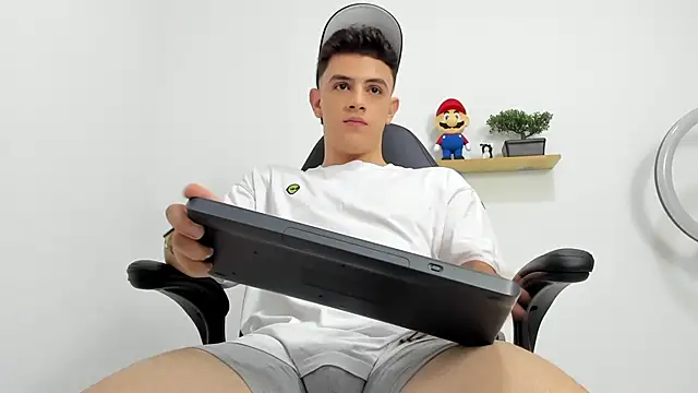 Snapshot of Mikecooper chatting on September 24, 2025, 2:07 am Mikecooper online show from September 24, 2025, 2:07 am