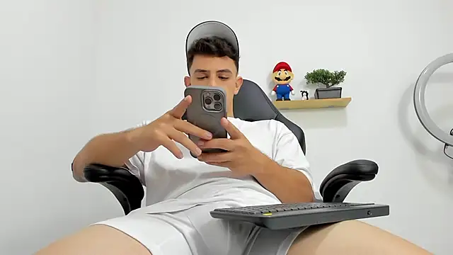 Snapshot of Mikecooper chatting on October 9, 2025, 5:08 am Mikecooper online show from October 9, 2025, 5:08 am