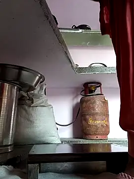 Love-pari077 online show from November 17, 2025, 2:37 am