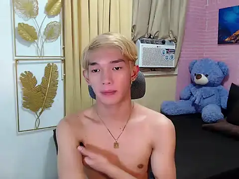 fuckerfriendsxx online show from April 18, 2026, 12:29 pm