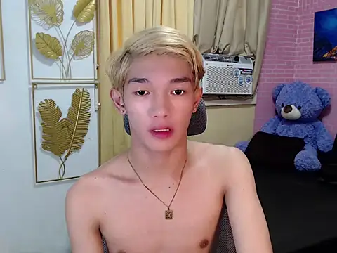 fuckerfriendsxx online show from April 18, 2026, 12:24 am