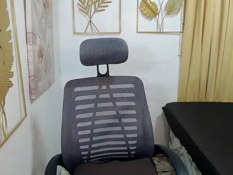 fuckerfriendsxx online show from February 6, 2026, 3:52 pm