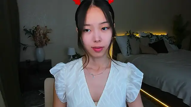 Snapshot of SoulHarmoonyy chatting on October 1, 2025, 1:26 pm SoulHarmoonyy online show from October 1, 2025, 1:26 pm