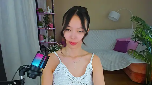 Snapshot of SoulHarmoonyy chatting on October 13, 2025, 1:34 pm SoulHarmoonyy online show from October 13, 2025, 1:34 pm