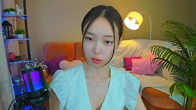 Snapshot of SoulHarmoonyy chatting on November 13, 2025, 1:26 pm SoulHarmoonyy online show from November 13, 2025, 1:26 pm