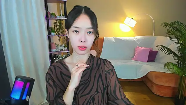 Snapshot of SoulHarmoonyy chatting on September 18, 2025, 1:03 pm SoulHarmoonyy online show from September 18, 2025, 1:03 pm