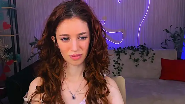 ChristinaConteeree online show from June 4, 2026, 7:18 pm