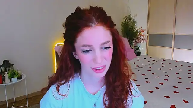 ChristinaConteeree online show from May 8, 2026, 7:17 pm