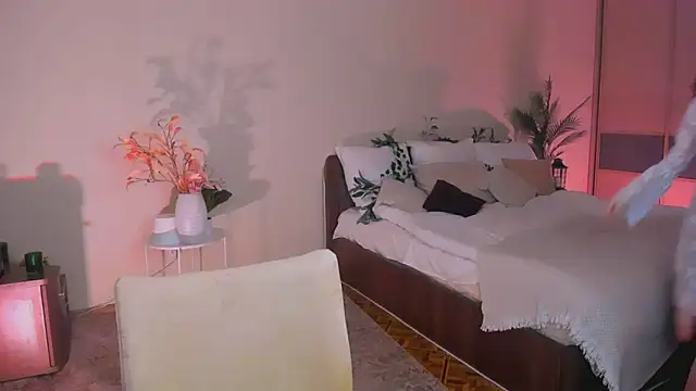 Snapshot of ChristinaConteeree chatting on November 24, 2025, 7:14 pm ChristinaConteeree online show from November 24, 2025, 7:14 pm