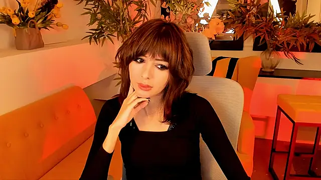 Snapshot of CrystallBloom chatting on September 15, 2025, 1:39 am CrystallBloom online show from September 15, 2025, 1:39 am