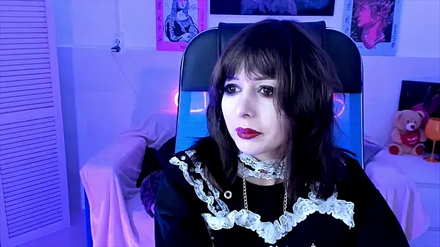 Snapshot of CrystallBloom chatting on September 29, 2025, 1:34 am CrystallBloom online show from September 29, 2025, 1:34 am