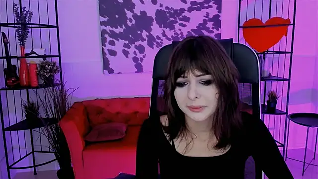 Snapshot of CrystallBloom chatting on October 8, 2025, 1:40 am CrystallBloom online show from October 8, 2025, 1:40 am