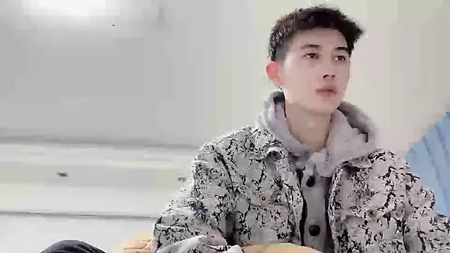 xiaojie2563 online show from December 4, 2025, 10:47 am