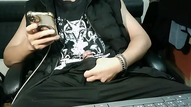 bigbb101011 online show from January 9, 2026, 4:25 pm