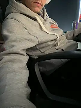 Snapshot of solooboy18 chatting on September 28, 2025, 11:50 am solooboy18 online show from September 28, 2025, 11:50 am