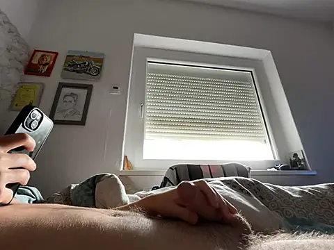 xmilolivex online show from April 18, 2026, 8:49 am