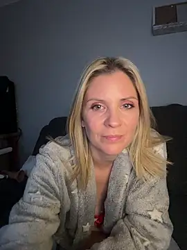 Lexi-Lux-X online show from November 9, 2025, 1:53 am