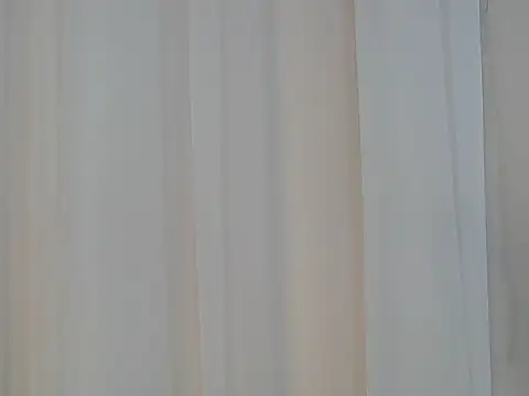 angelainparis28 online show from October 30, 2025, 6:23 am