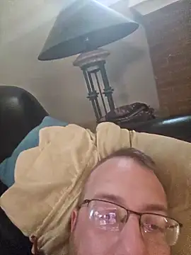 Snapshot of MEAT4urGRILL chatting on October 10, 2025, 9:15 pm MEAT4urGRILL online show from October 10, 2025, 9:15 pm