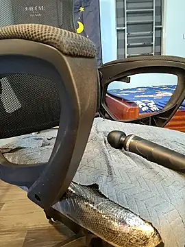 Snapshot of Bee_sweet chatting on December 14, 2025, 10:43 am Bee sweet online show from December 14, 2025, 10:43 am