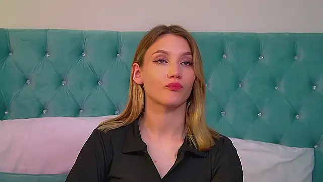 Snapshot of StacyEvances chatting on June 2, 2026, 4:23 am StacyEvances online show from June 2, 2026, 4:23 am