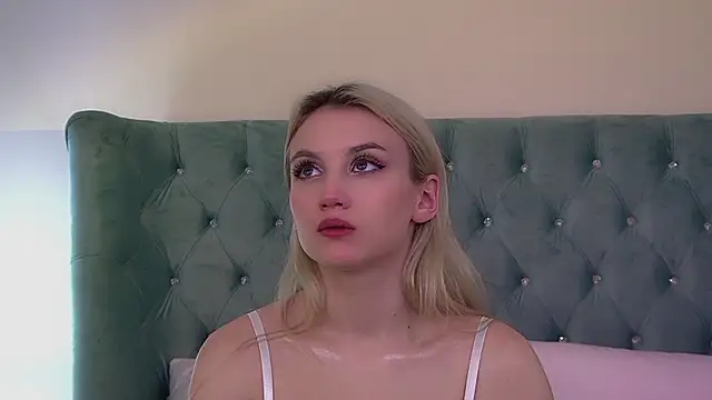 StacyEvances online show from November 8, 2025, 6:17 am