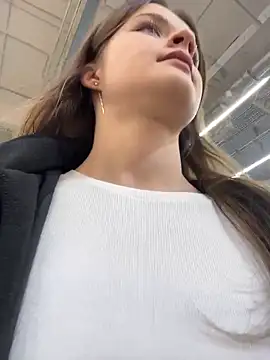 Snapshot of KittyQueeny chatting on October 7, 2025, 2:07 pm KittyQueeny online show from October 7, 2025, 2:07 pm