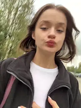 Snapshot of KittyQueeny chatting on September 18, 2025, 2:20 pm KittyQueeny online show from September 18, 2025, 2:20 pm